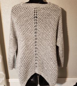 Forever 21 Sweaters - Forever 21 super cute super soft sz large sweater Forever 21 Sweaters - Forever 21 super cute super soft sz large sweater